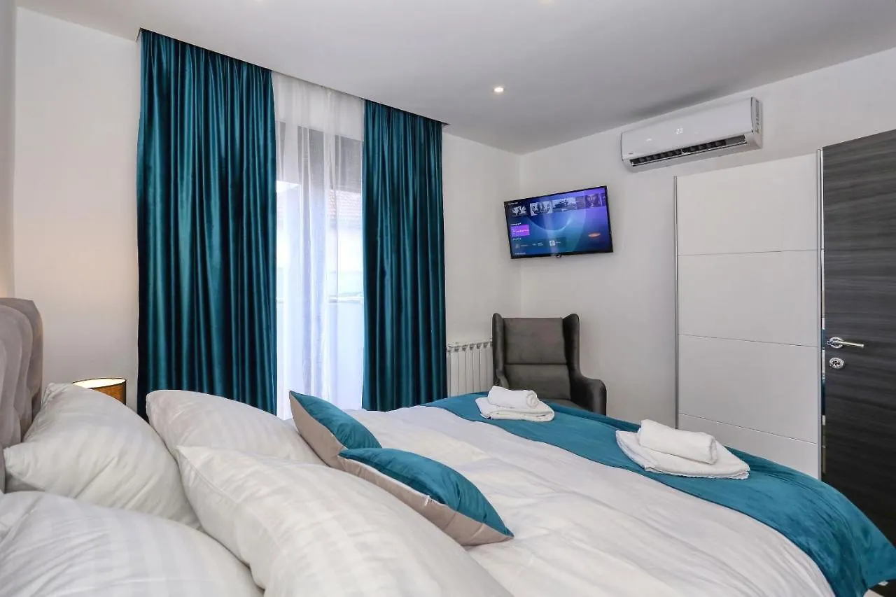 Luxury Holiday House 扎达尔 公寓